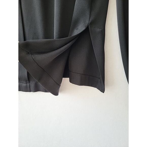 DVF Silk Billow Blouse Womens 12 Black Split V-neck Minimalist Quiet Luxury Work - Picture 9 of 14